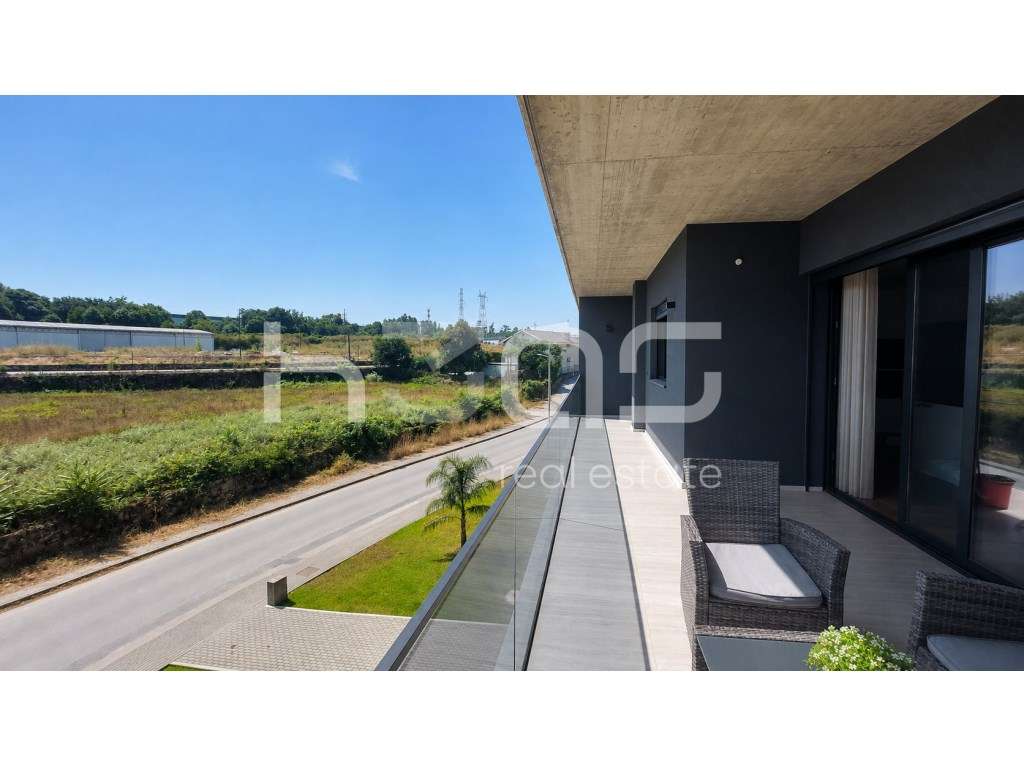 Apartamento T3 com Terraço Privativo de 140 m², Varandas Amplas e G...-21