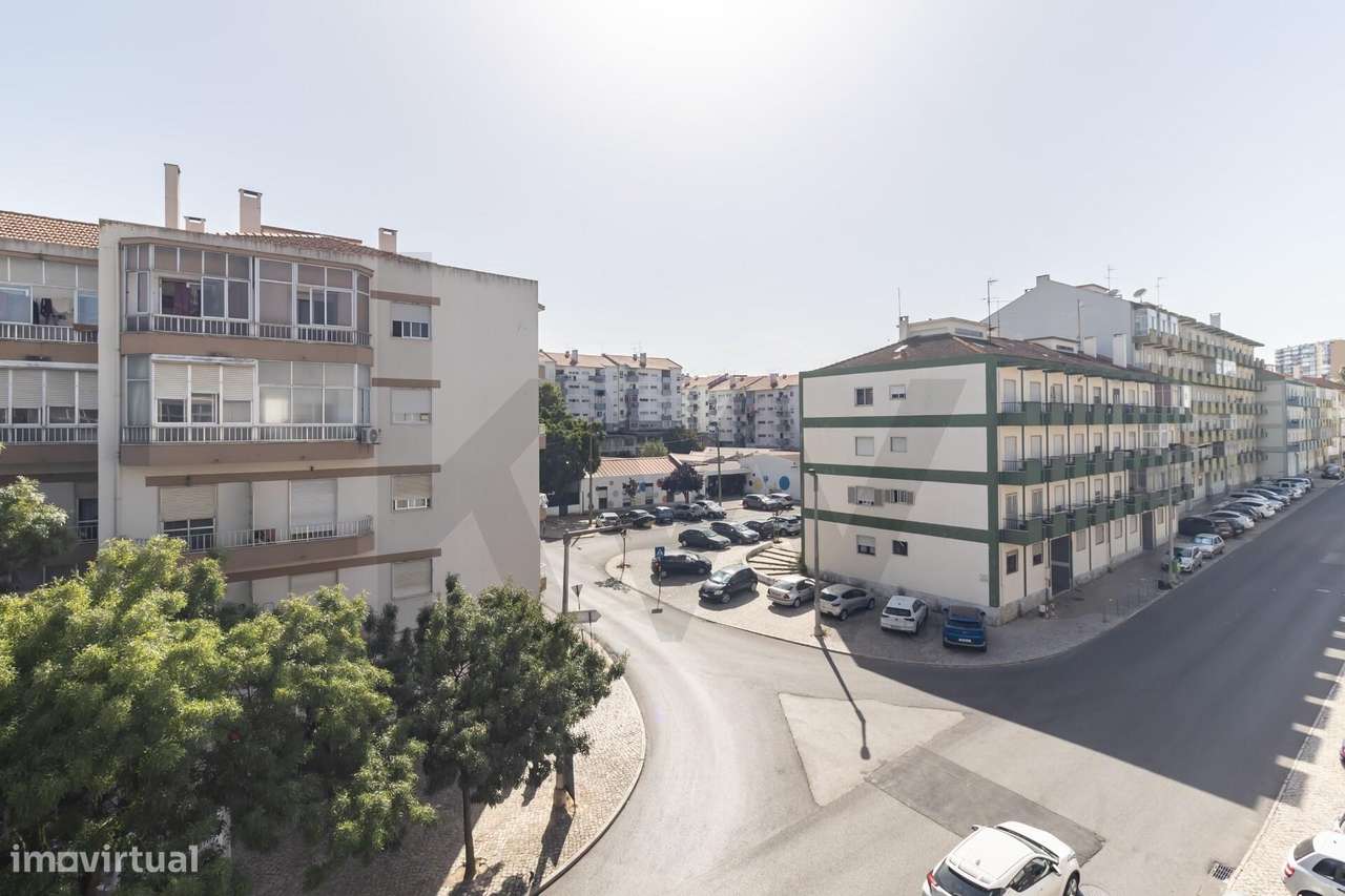 Apartamento T2 - Laranjeiro-14