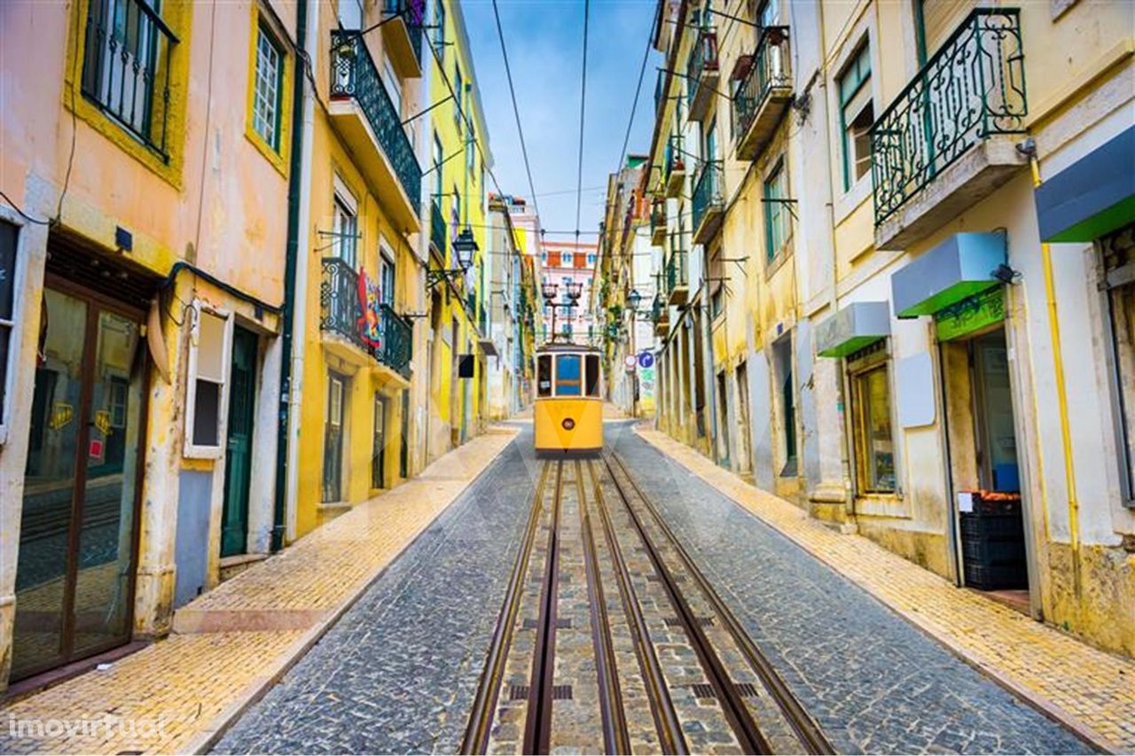 Prédio à Venda no elevador da Bica