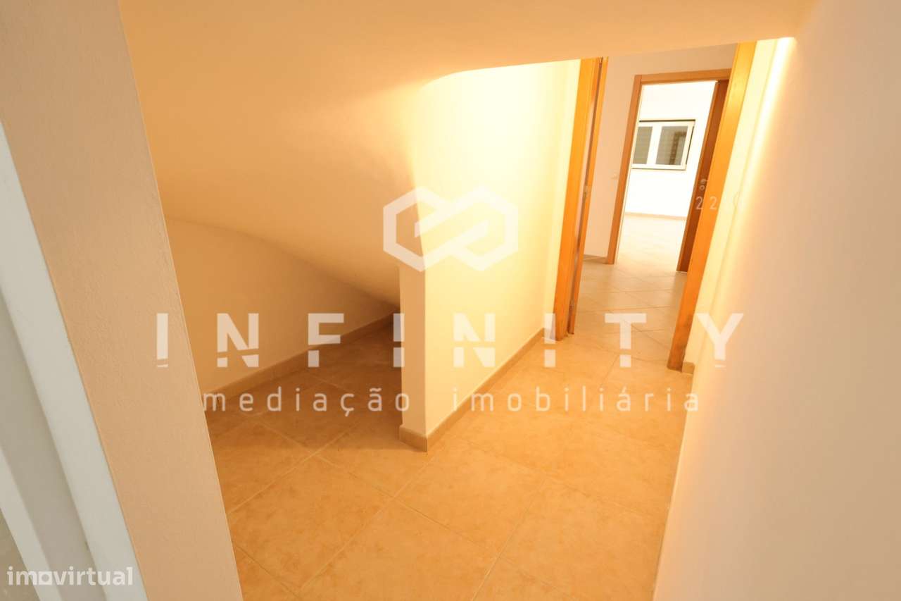 Moradia independente T4-36