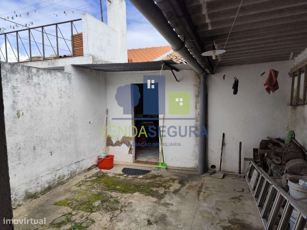 Moradia T1 com quintal| Pias-12