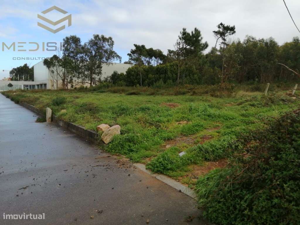 Invista em terreno junto à praia Lavra, Matosinhos-5