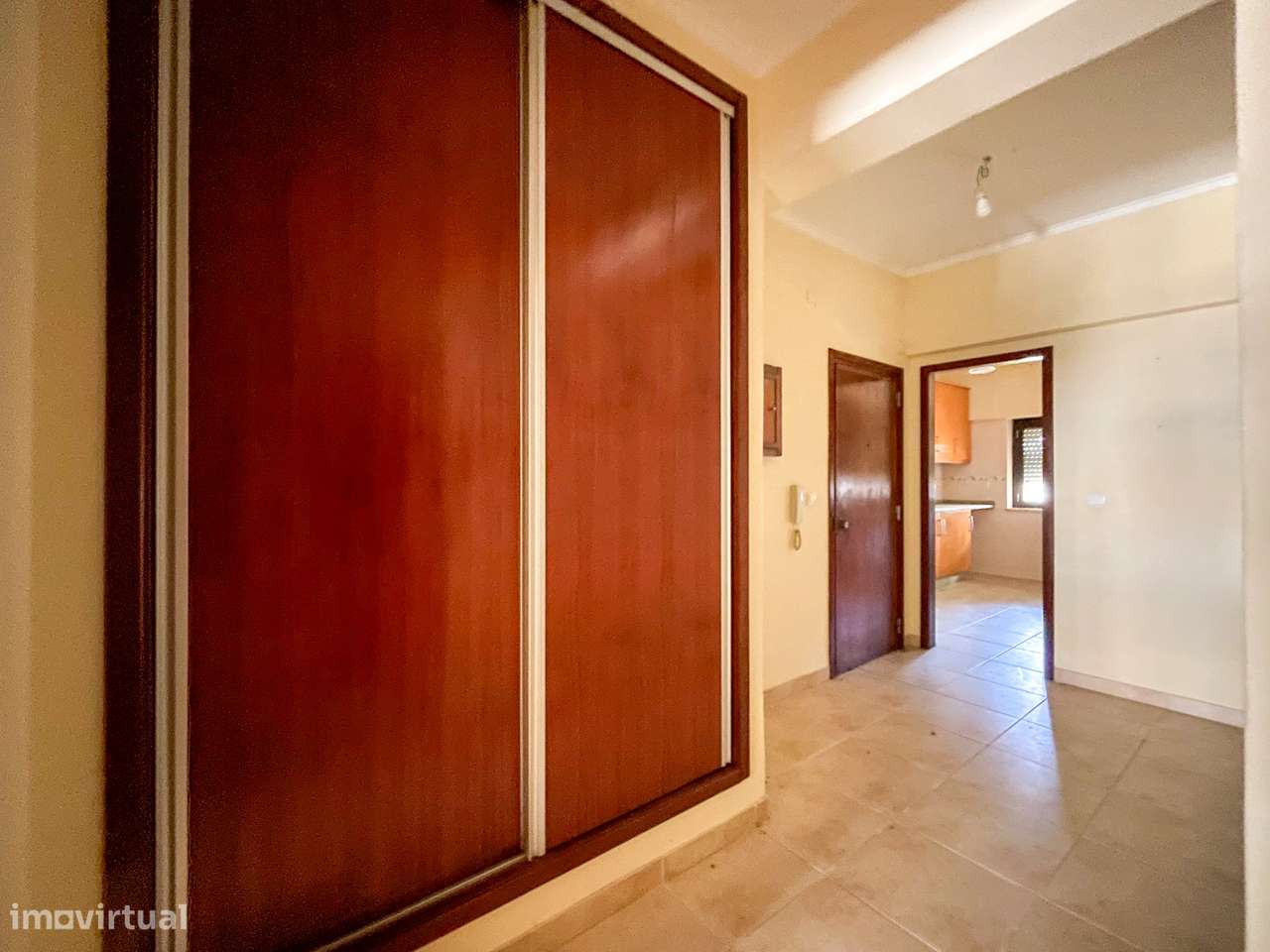 Prédio - 8 T2 + Sótão - Póvoa de Santa Iria-10