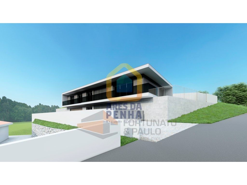 Terreno com 610 m2 com Projecto Aprovado