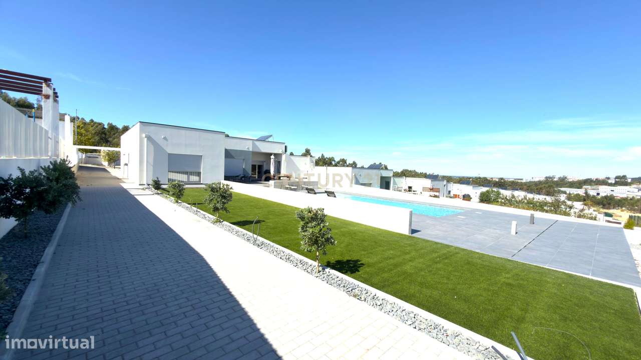 Moradia  de luxo, térrea, no Aldeamento OmegaVillas em Leiria - Grande imagem: 2/38