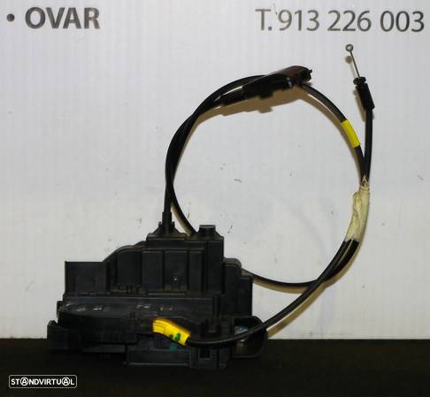 FECHO DA PORTA DIANTEIRA ESQUERDA RENAULT KANGOO - 2