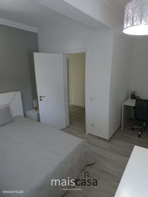 Moradia T3 com Tanque, Terreno e Linha de Água-9