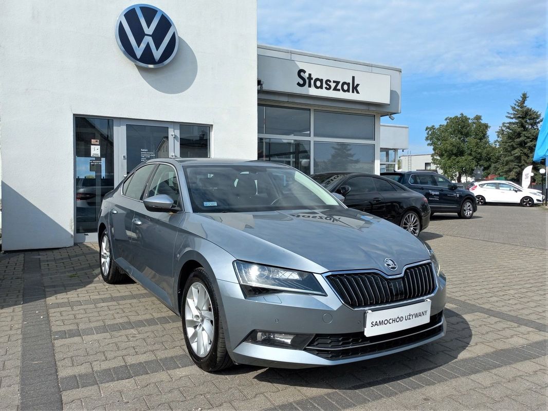 Staszak skoda superb