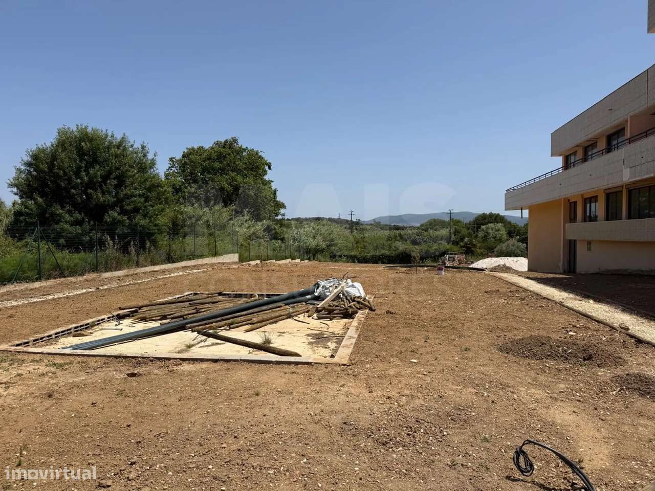 Apartamento T2 Semi-Novo | Terraço | Garagem | Bombarral-29