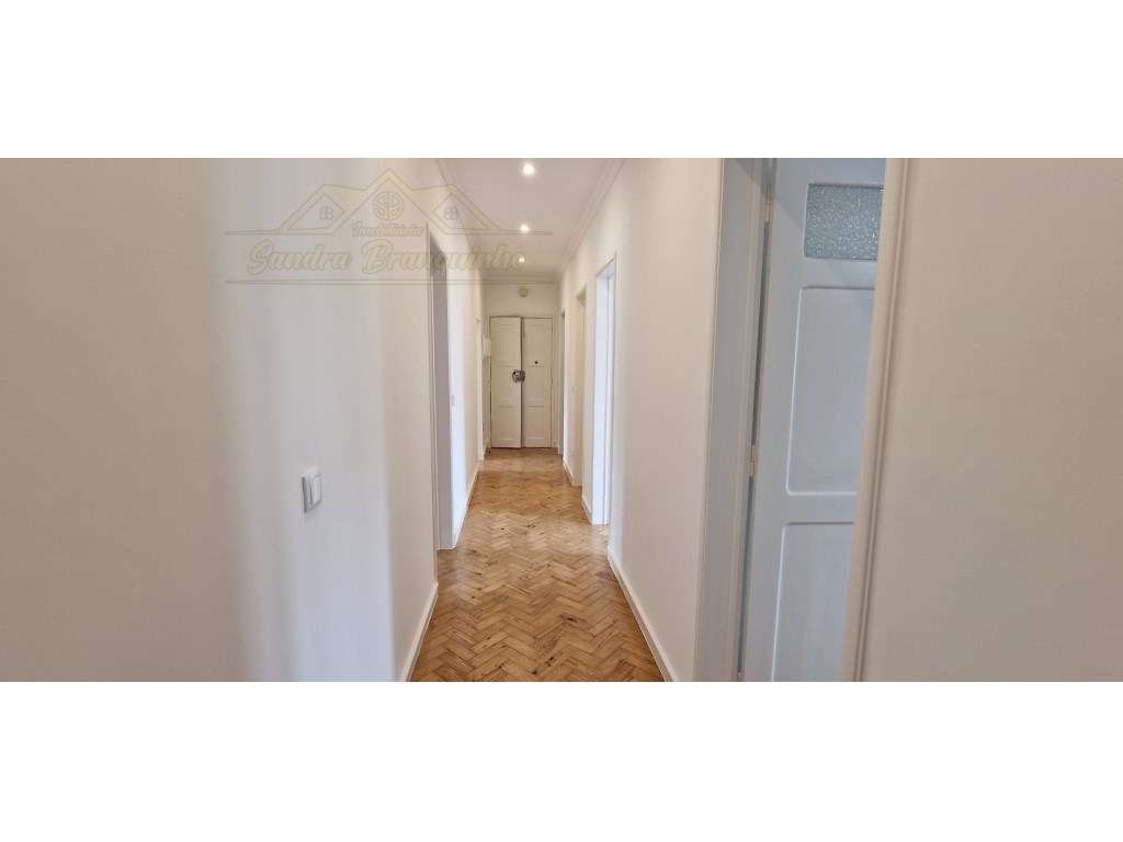 Apartamento T3+1 RENOVADO no centro-18