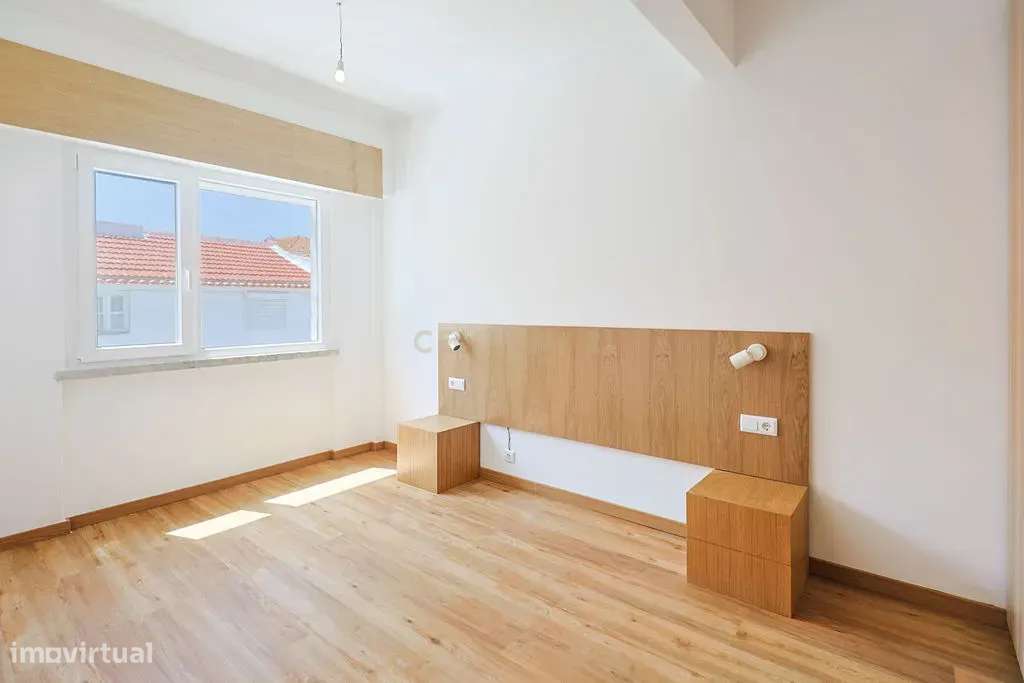 Excelente Apartamento Totalmente remodelado na Trafaria-7