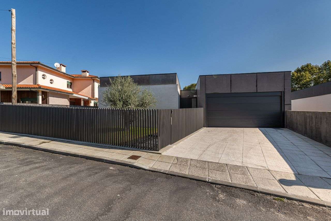 Fantástica Moradia T3+1-28