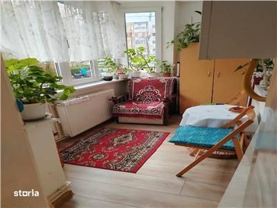 Apartament 2 camere decomandat - zona Astra