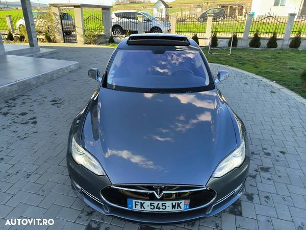 Tesla Model S Performance - 2