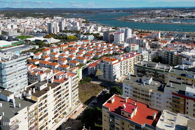 Apartamento T4 Completamente Renovado em Portimão-31