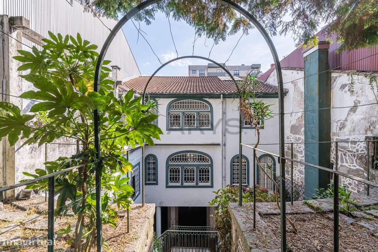 Prédio histórico no coração do centro de Braga! - Grande imagem: 5/31