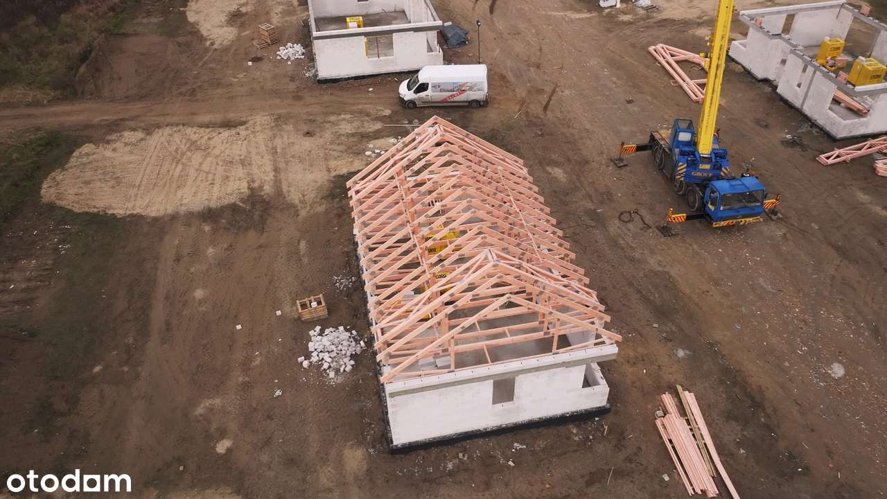 Dom wolnostojący od ręki klucze, asfalt, oświetlenie, ogrodzenie-19