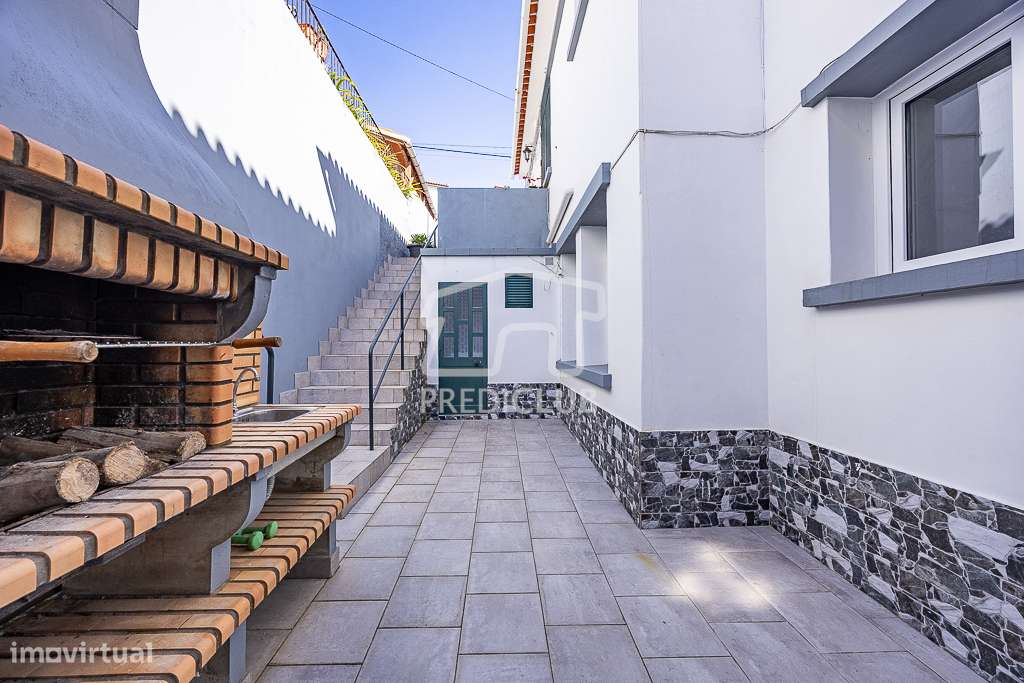 Moradia Geminada T2 + 2 - Funchal - Grande imagem: 2/29