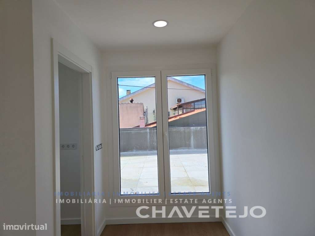 Moradia T4 Moderna c/ Garagem, estilo e Conforto a um Passo de Tomar-51
