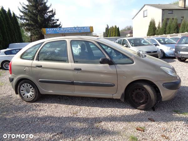 Citroën Xsara Picasso 2.0 16V Exclusive - 3