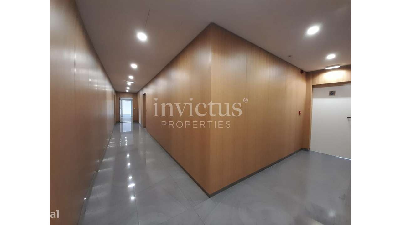 Apartamento T3 em plena Av. da Boavista-17