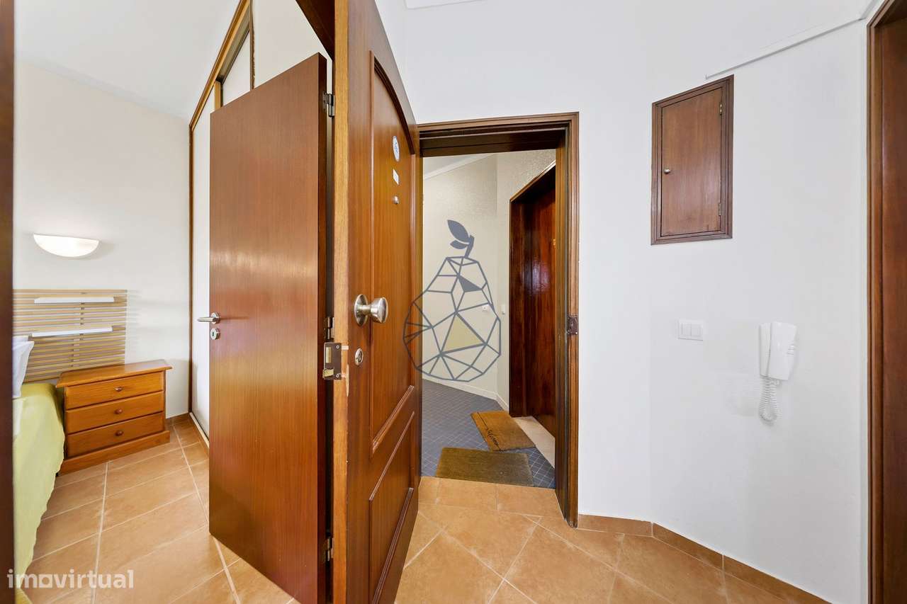 Apartamento T1 Renovado a dois passos do Areal da Praia da Rocha-16