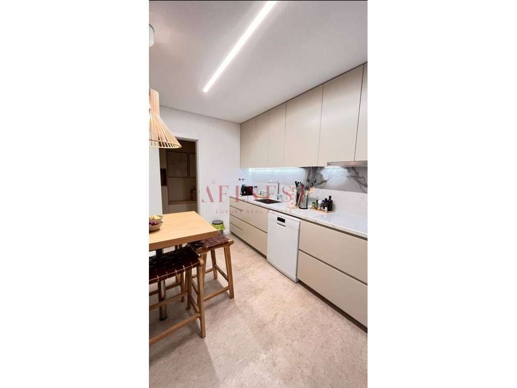 APARTAMENTO T4 NO CENTRO DE CASCAIS - Grande imagem: 4/28