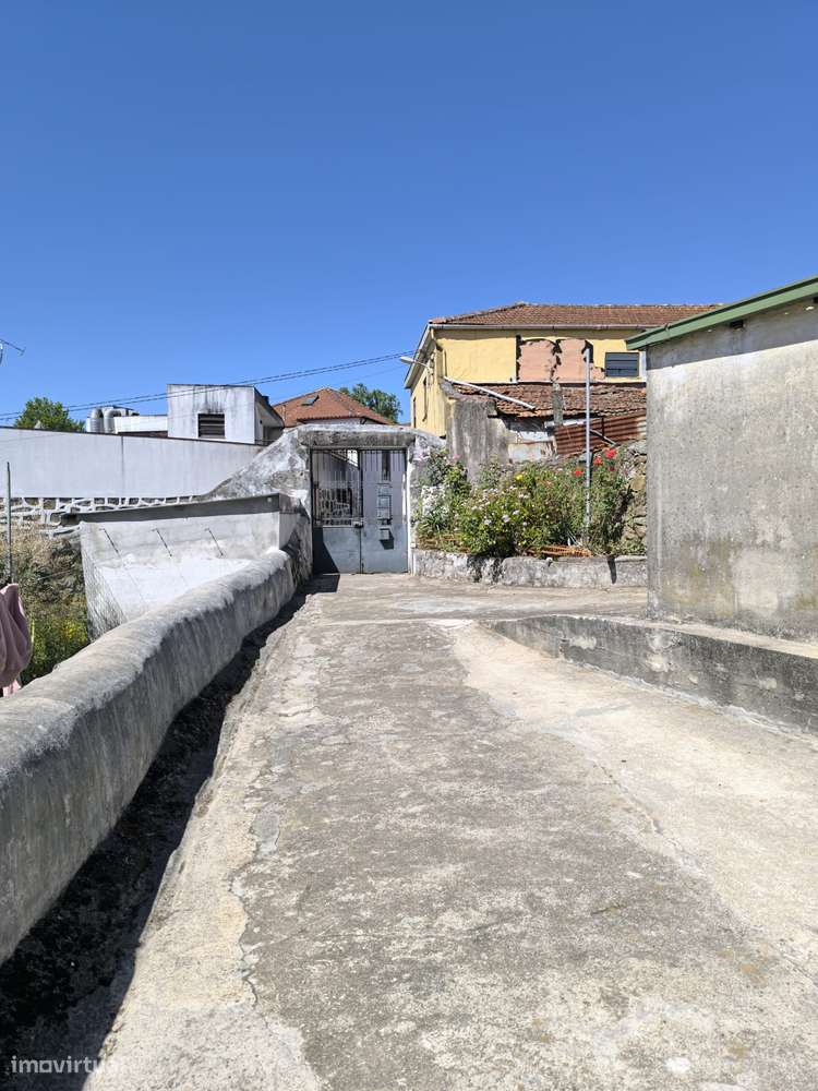 Casa T2 em Quintinha com 4 Casas em Porto Campanhã-46