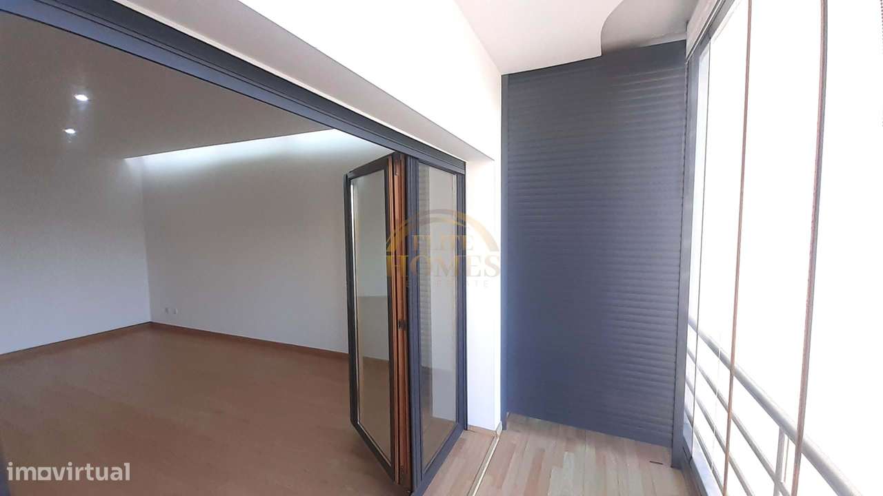 T3  Excepcional com 150 m² e 4 parqueamentos com arrecadação na Urbani - Grande imagem: 5/48