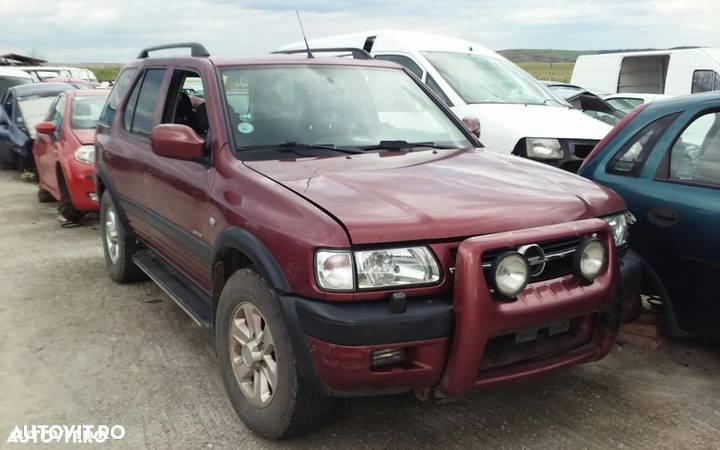 Dezmembrez Opel Frontera 2002 - 1