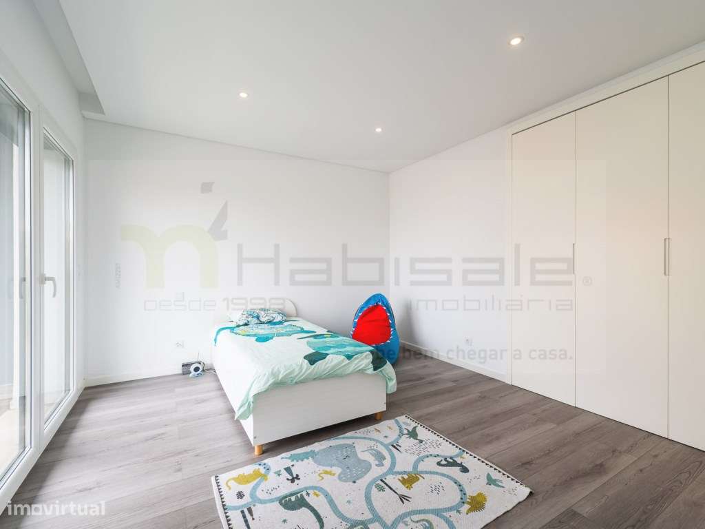 Moradia T4+1 moderna em Vale Grande, Odivelas-20