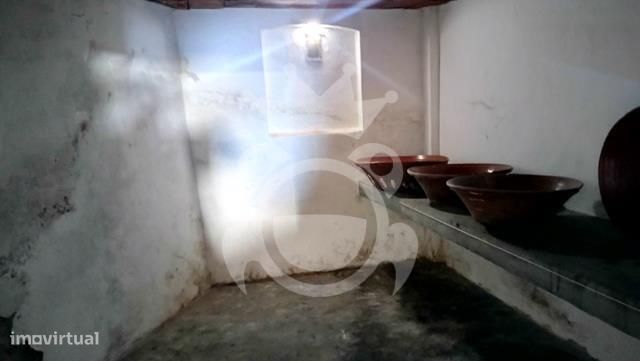 Moradia com grande quintal  - Lote 1960 m2-11