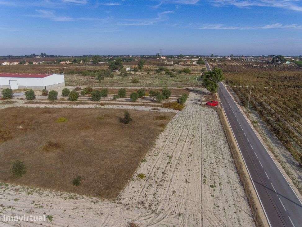 Venda de Quinta com armazém industrial - Grande imagem: 3/17