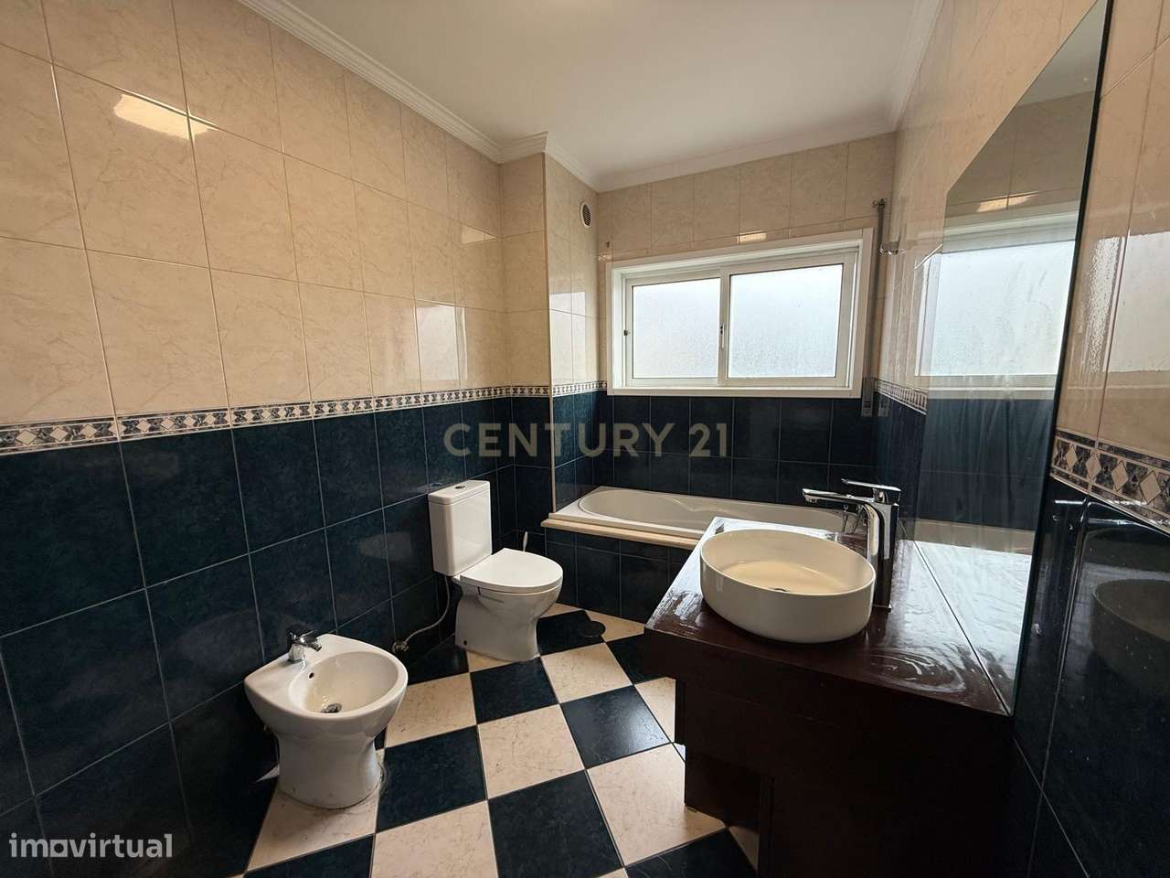 Apartamento T3 semi-mobiliado em Meixomil, garagem e varandas - Grande imagem: 3/39