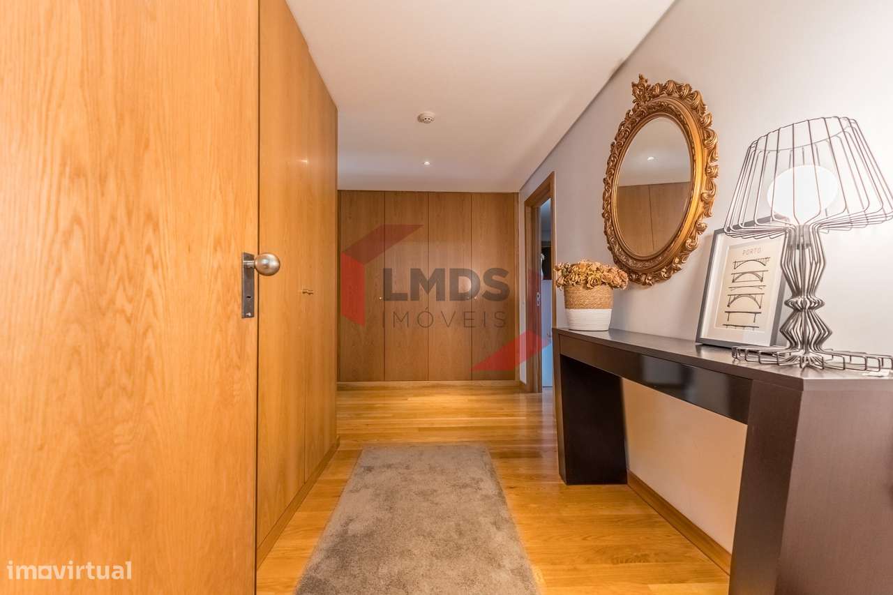Apartamento T4 de Luxo no Coração da Maia – Avenida Visconde Barreiros-1