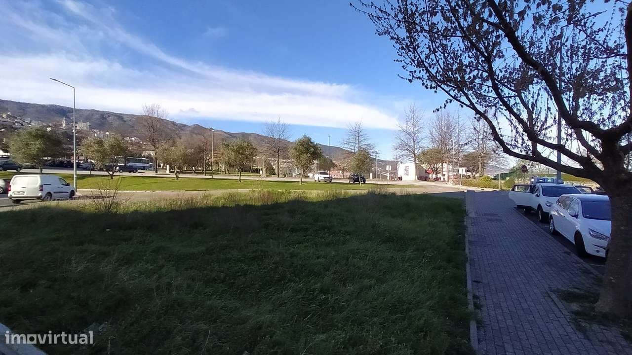 Anil - Covilhã - Lote Para Construção em Altura - Grande imagem: 2/4