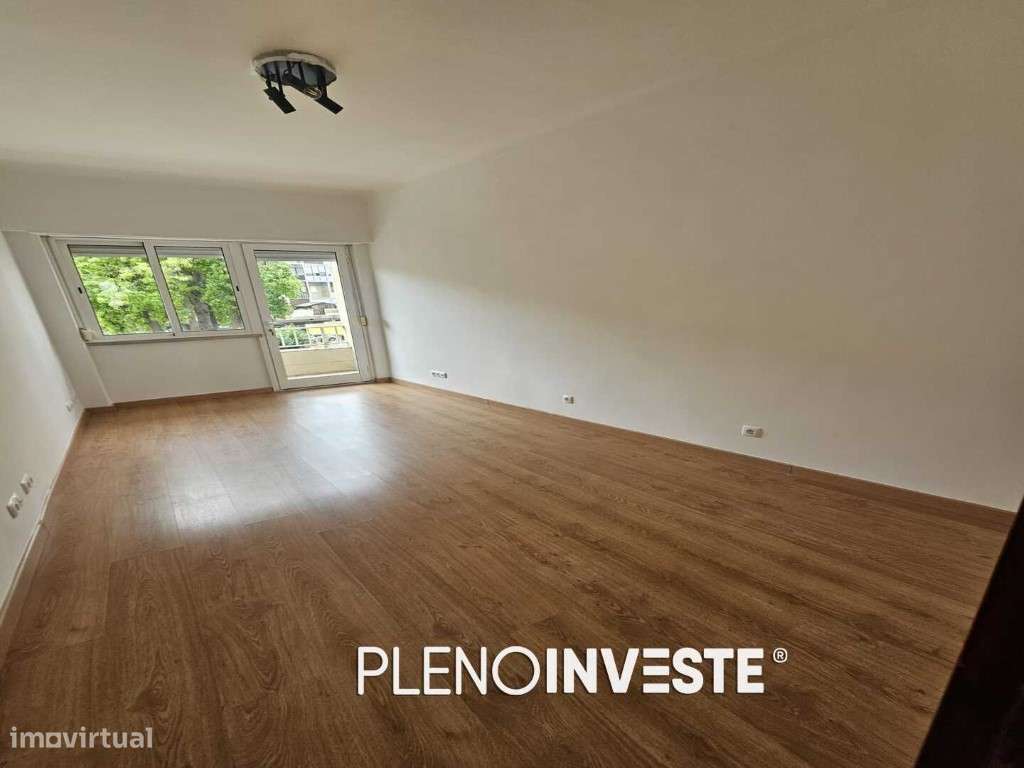 Apartamento T4 transformado em t3 na cova da piedade Almada-14