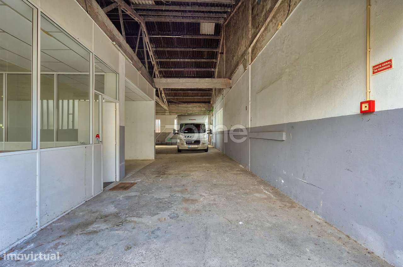 Armazéns de 1750m² c/ escritório e Potencial Habitacional em São Ro...-22
