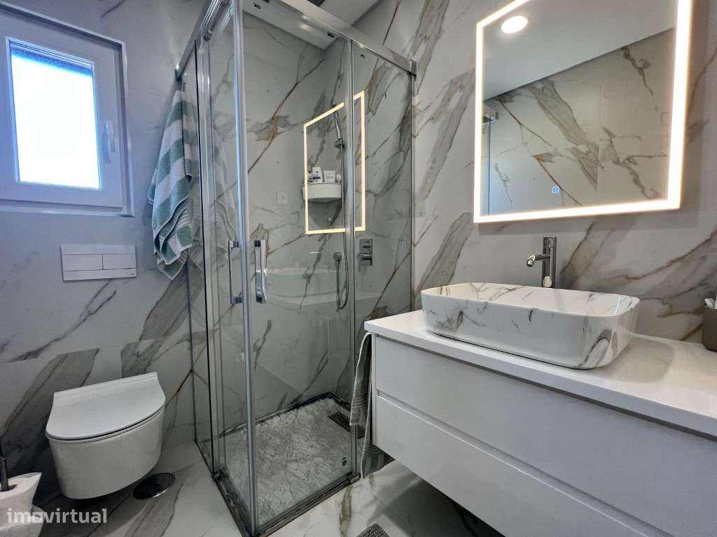 Moradia Isolada T4 Com piscina-24