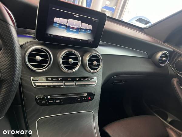 Mercedes-Benz GLC 300 4Matic 9G-TRONIC AMG Line Plus - 26