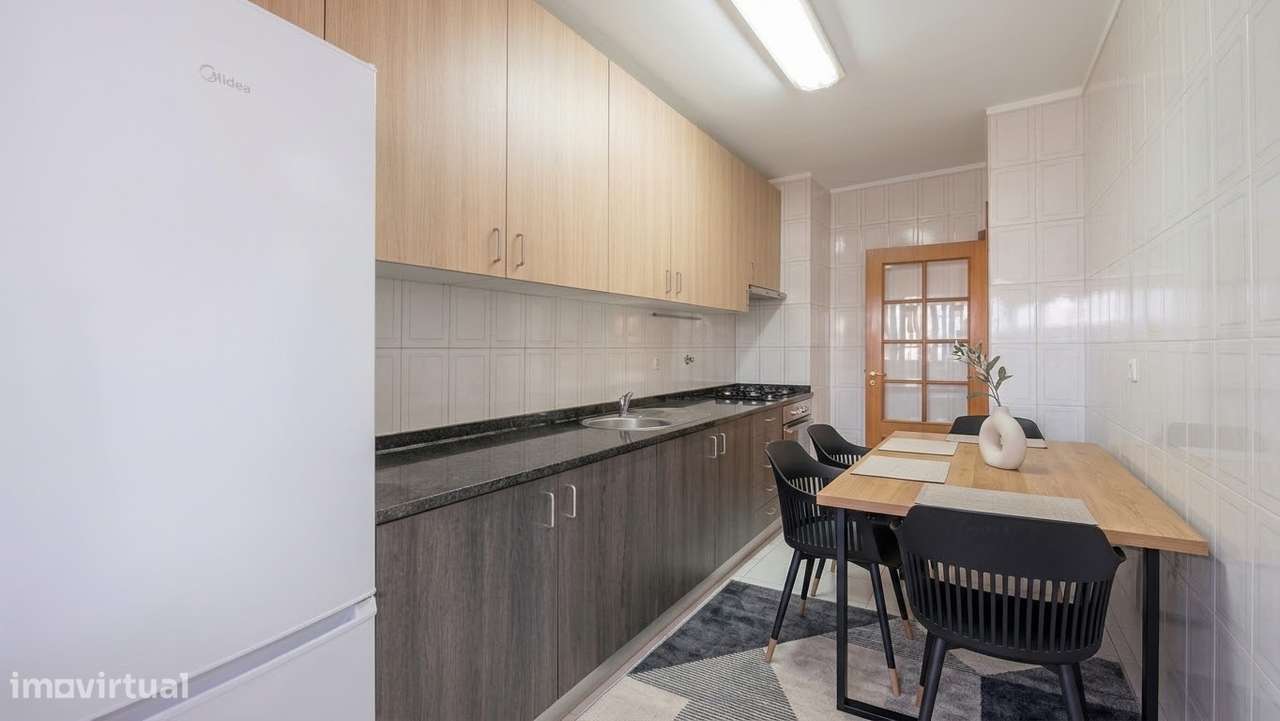 Apartamento T3 c/ elevador e Garagem. Vila Nª de Gaia-1