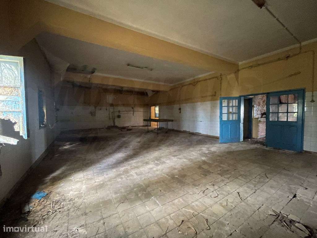 Moradia com Antiga padaria-27