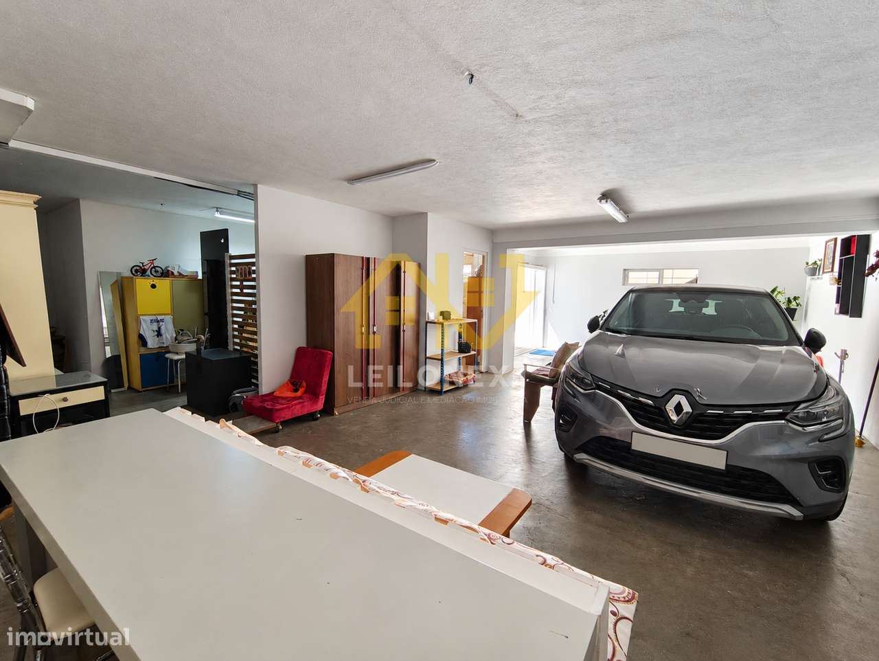 Moradia T4 de 3 Pisos com Grande Potencial na Trofa-30