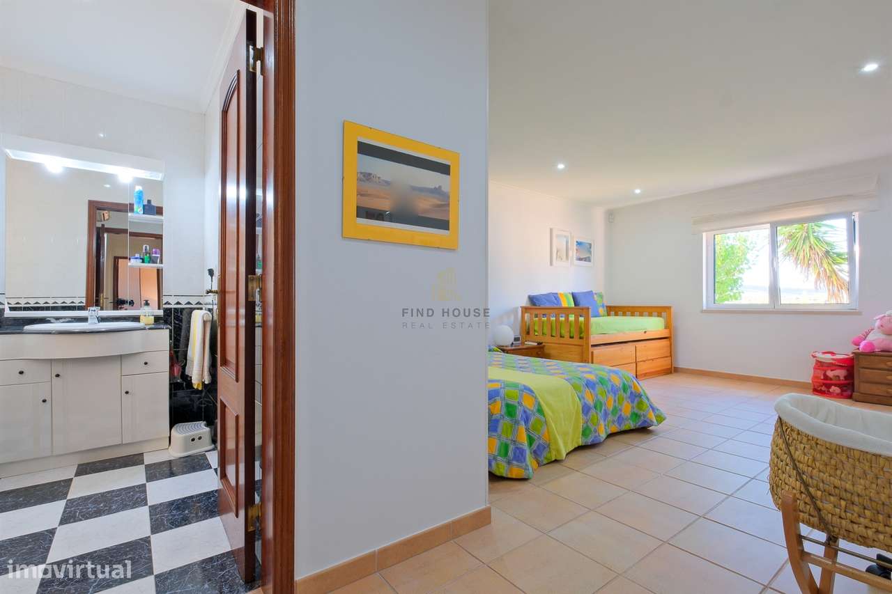 Moradia Isolada T4 com piscina, campo de ténis e logradouro em Cachoei-44