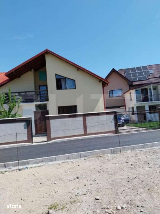 Casa de vanzare cu 5 camere, 200 mp, zona Micro 3 - Imagine principală: 2/19