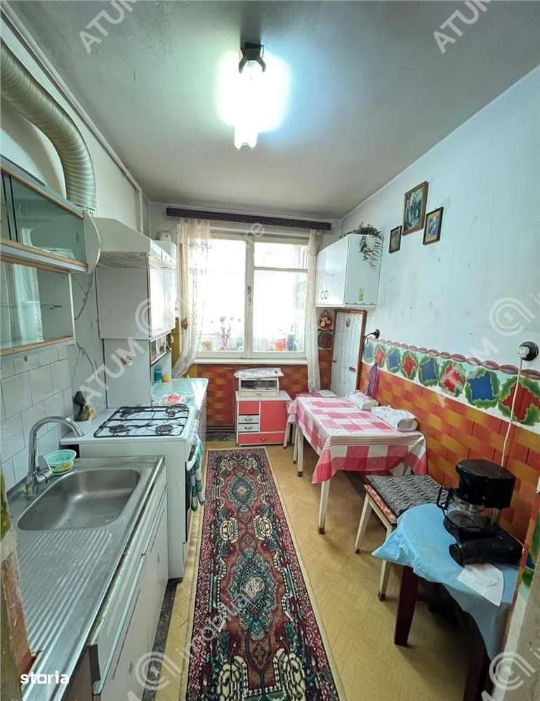 Apartament 3 camere decomandate balcon zona Rahovei din Sibiu-3