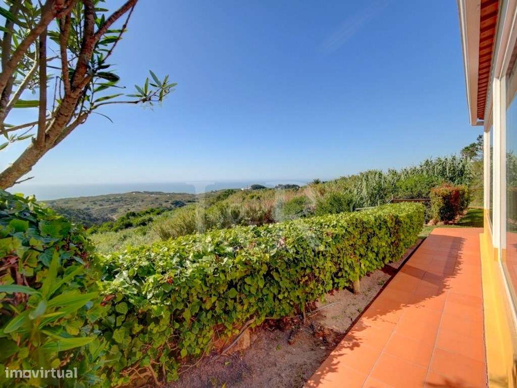 Moradia T2+3 com jardim e vista mar na Azóia, Sintra-7