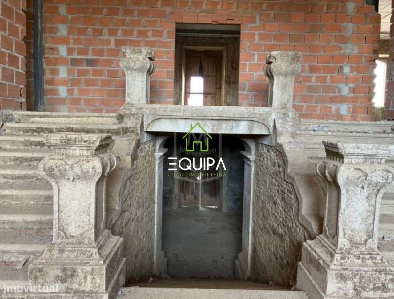 Solar dos Pimentéis, na freguesia de Castelo Branco, Concelho de Moga - Grande imagem: 5/10