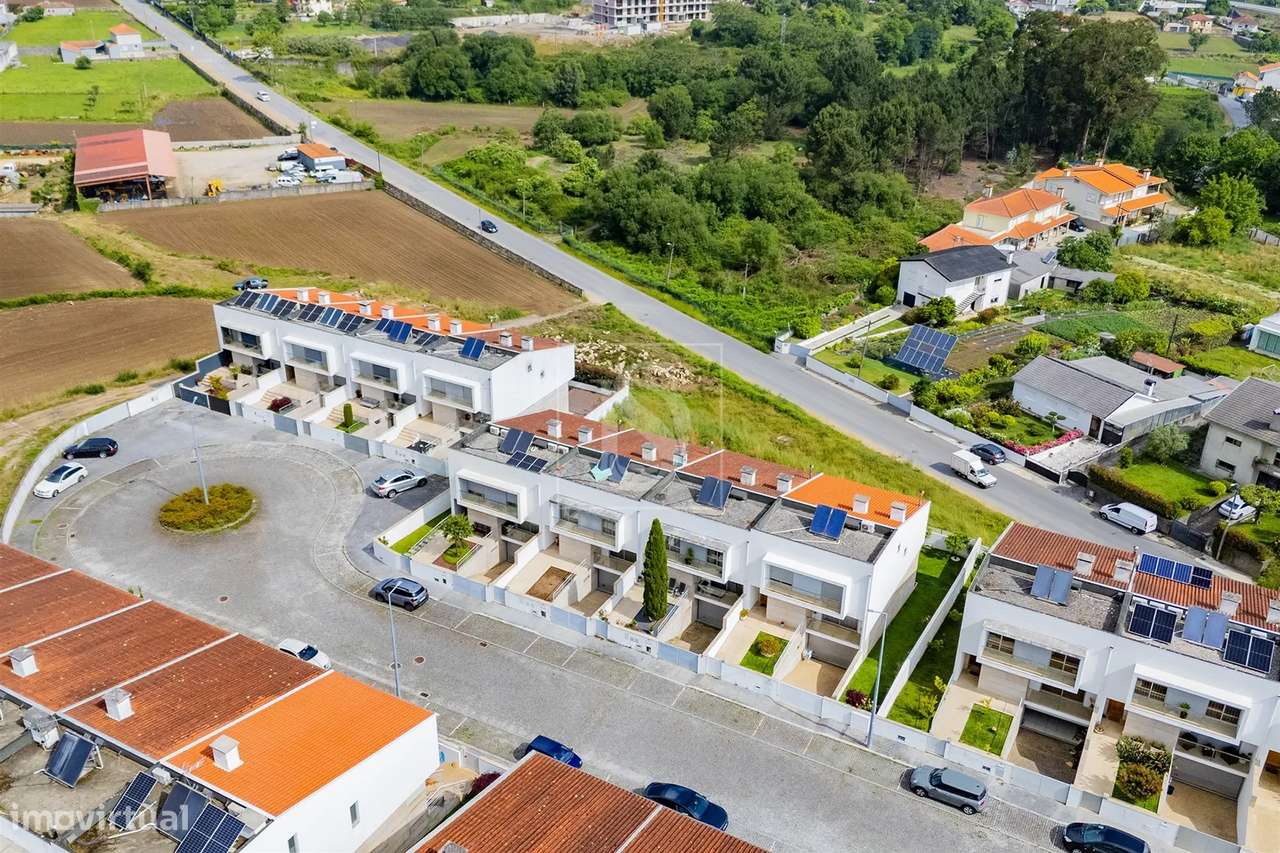 Moradia T4, Equipada e Mobilada, em Gamil, Barcelos-37