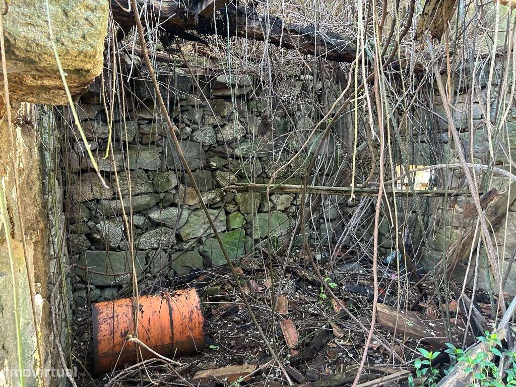 Moradia para recuperar em Candemil, Vila Nova de Cerveira - Grande imagem: 2/6